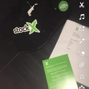 Adidas nmd r1(sällsynta) - Säljer dessa feta japan nmds som är sällsynta, köpta på stockx så dom är äkta  Skick: använt skick