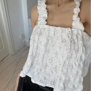 Topp - Supersnygg topp från zara! Perfekt till sommaren💗