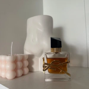 Libre YSL intense - Parfym från Yves Saint Laurent 💗 30 ml och syns på bilden hur mycket det är kvar, nypris: 830 kr💗 Tryck gärna på köp nu