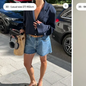 Djerf Avenue shorts - Supersnygga shorts från Djerf Avenue som är oanvända. Säljer pga att jag inte hann skicka tillbaka dem då de är för oversized på mig. Nypris 1199kr men säljer för 800! Storlek 30, jag är en M/L i vanliga jeans😁