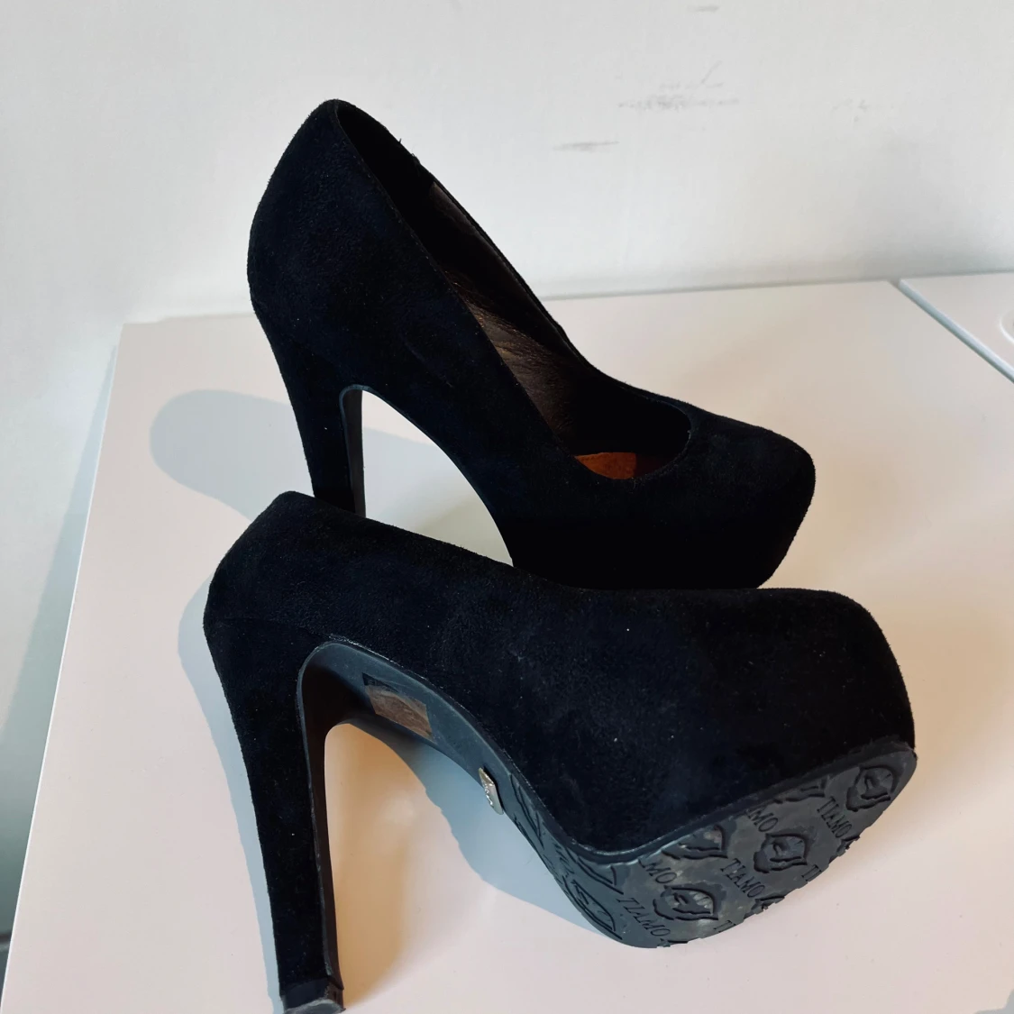 Platåpumps i sammet - 90