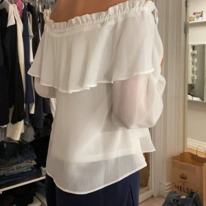 Blus - Superfin blus som tyvärr aldrig kommer till användning 💗inga defekter, den är som ny😊