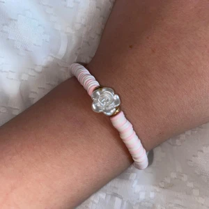 Cute rose armband 💕 - Gulligt sommar armband💕 40kr (exk fakt) 🩷 