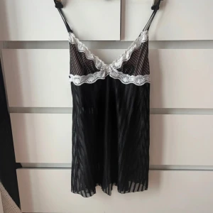 Spets topp - Jätte jätte fin spets topp