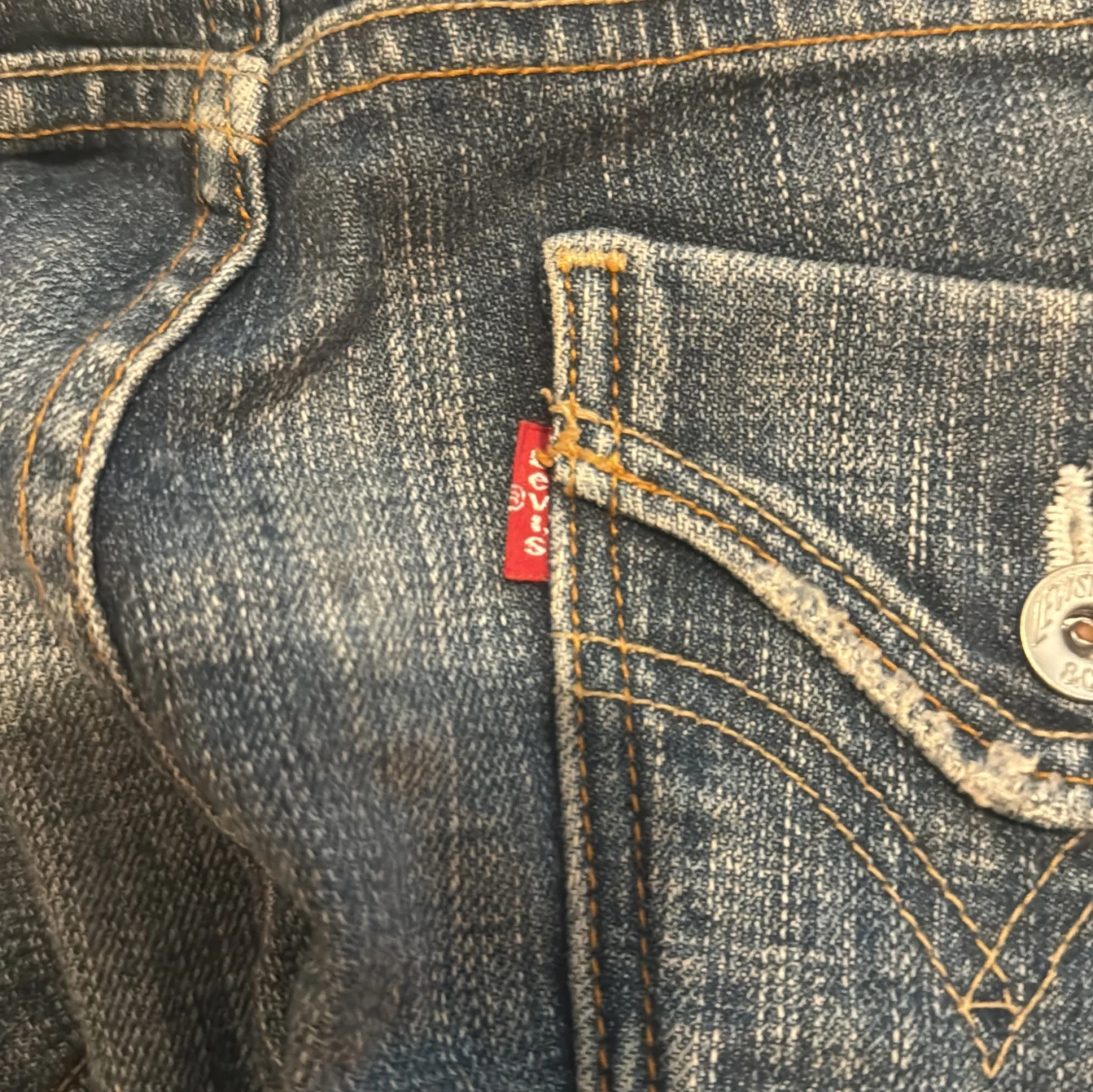 Vintage Levis Lowrise bootcut jeans - 93