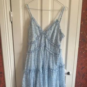 Sommarklänning från NAKD - Använd en gång!! Original pris 699!!