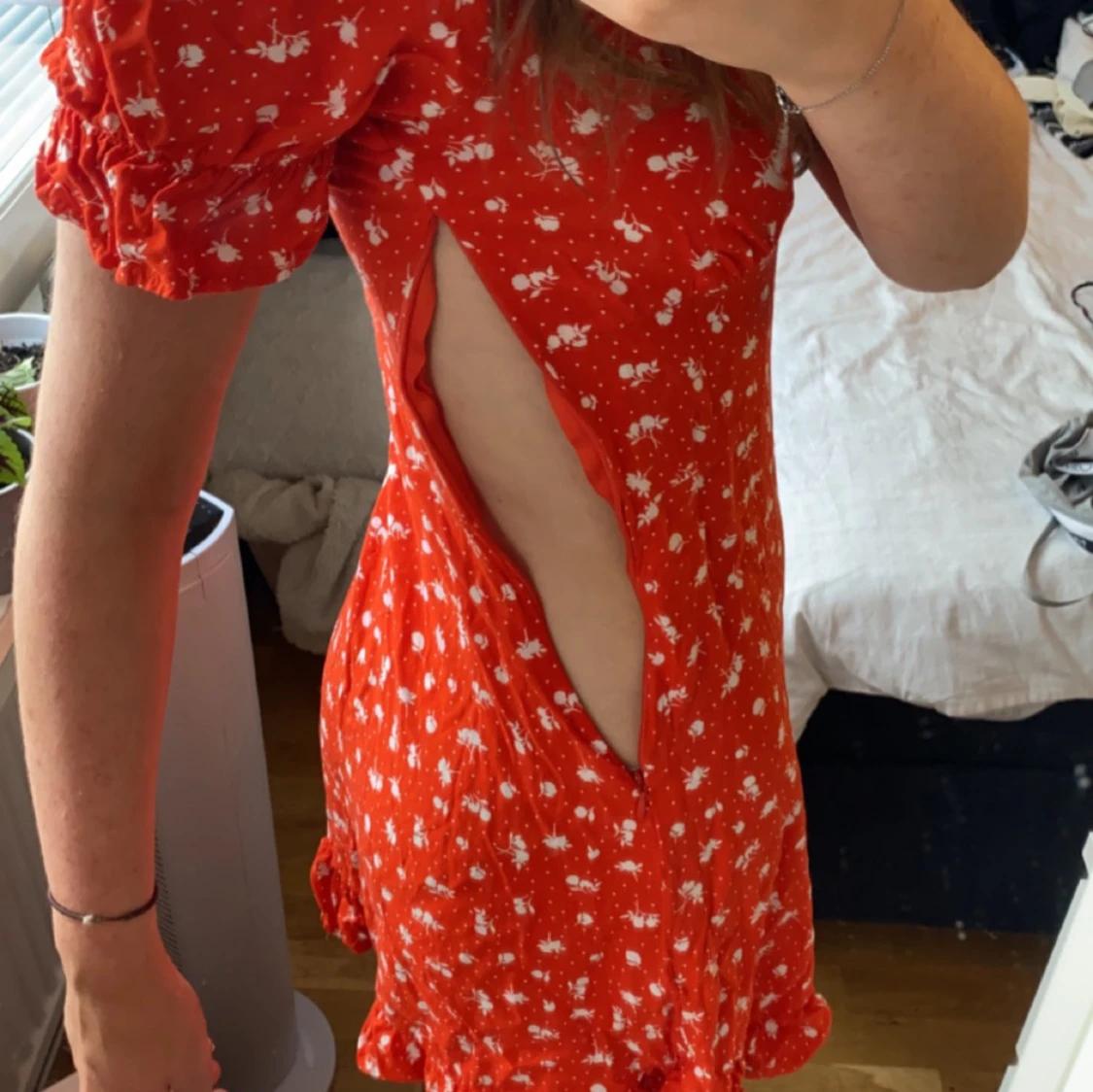 Röd blommig klänning - 91