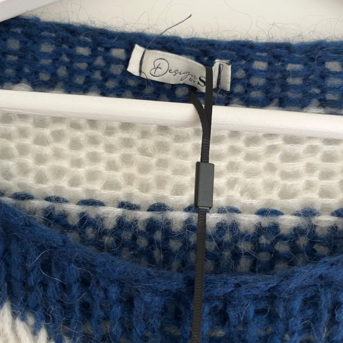 Randig stickad tröja  - 93