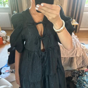 Supersnygg klänning - Supersnygg klänning från Gina Tricot. Nypris 700