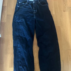 Baggy jeans - Använd 4 gånger  Jätte bra skick! Köparen står för frakt 
