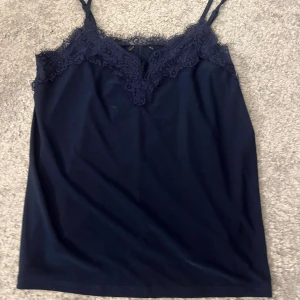 Spets linne  - Super snyggt spets linne. Den har inga defekter eller liknande 🩷