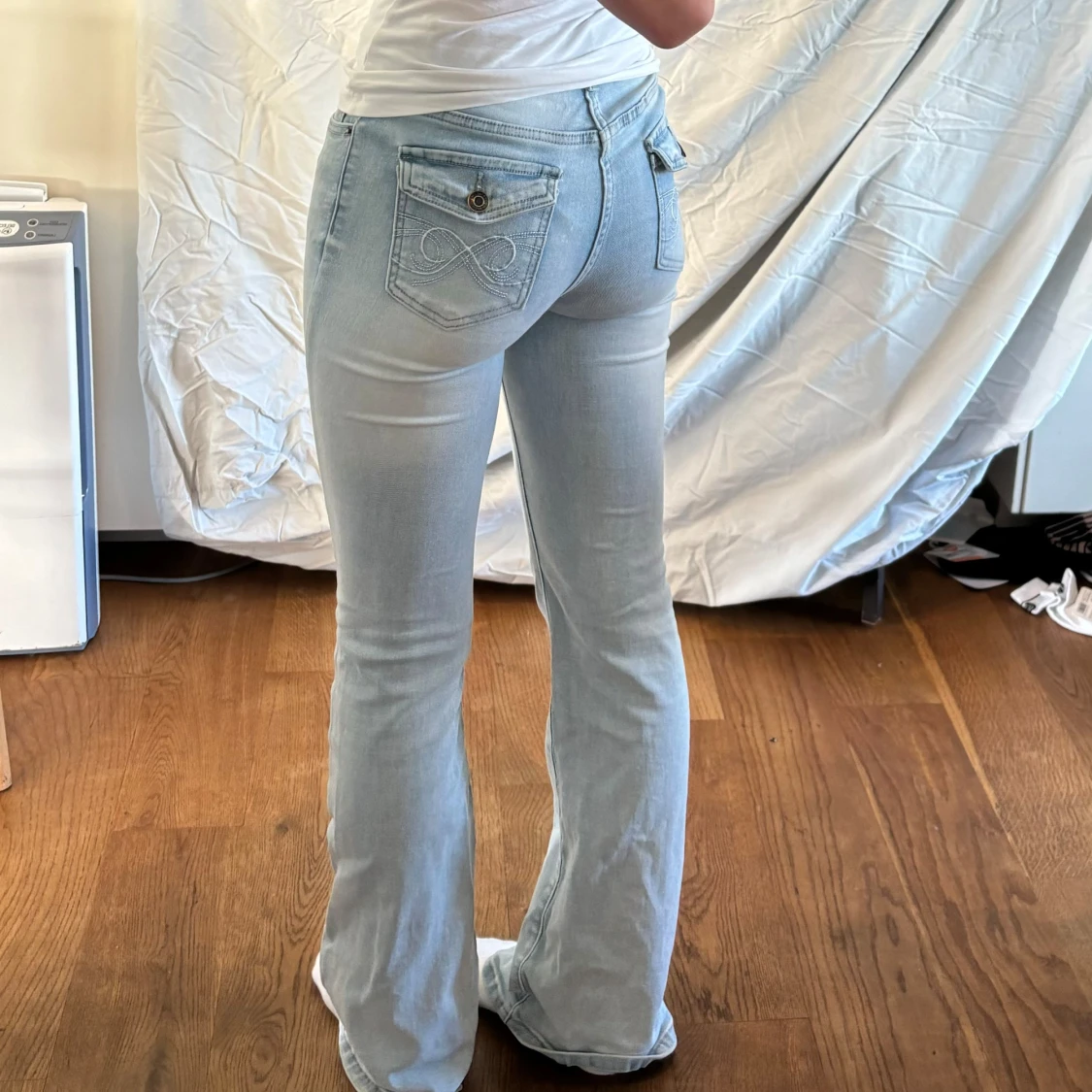 Ljusblå jeansbyxor - 90