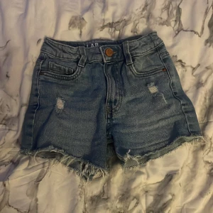 Säljer shorts - Använda typ 5 gånger