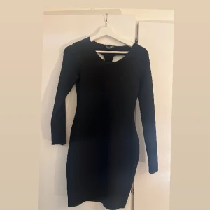 Klänning - Jätte fin klänning  Köparen står för frakt*