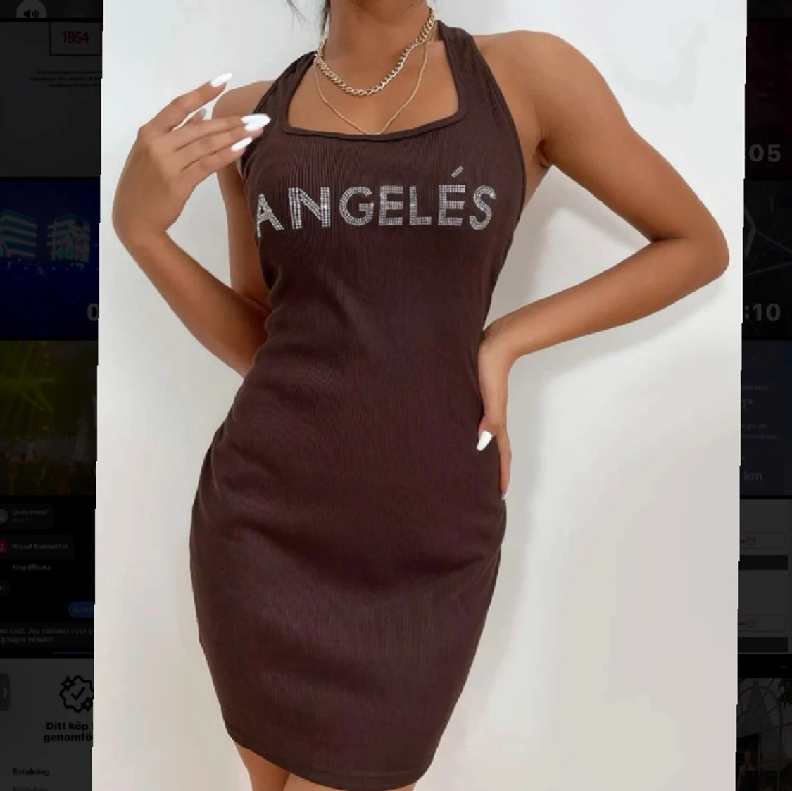 Klänning med stenar