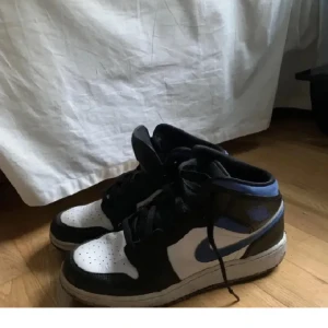 Air Jordans - Snygga Jordans i fint skick. Stl 40. Äkta, nypris 3300 :-. 