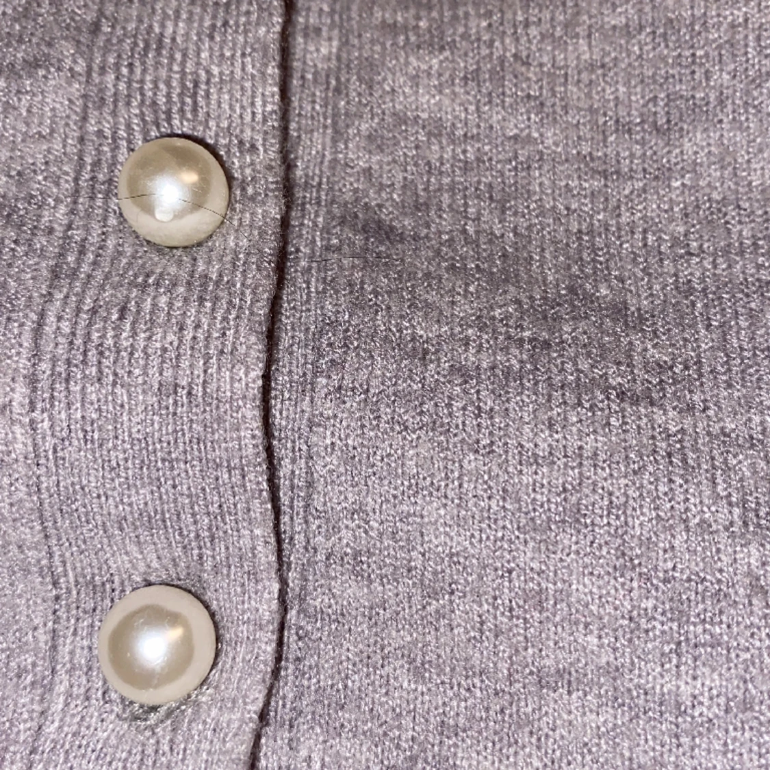 Grå kofta med pärlor  - 91