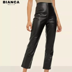 Skinnbyxor Bianca x Nelly - Köpt från Biancas kollektion med Nelly för några år sedan. Knappt använda, men väldigt fina och i bra skick! 