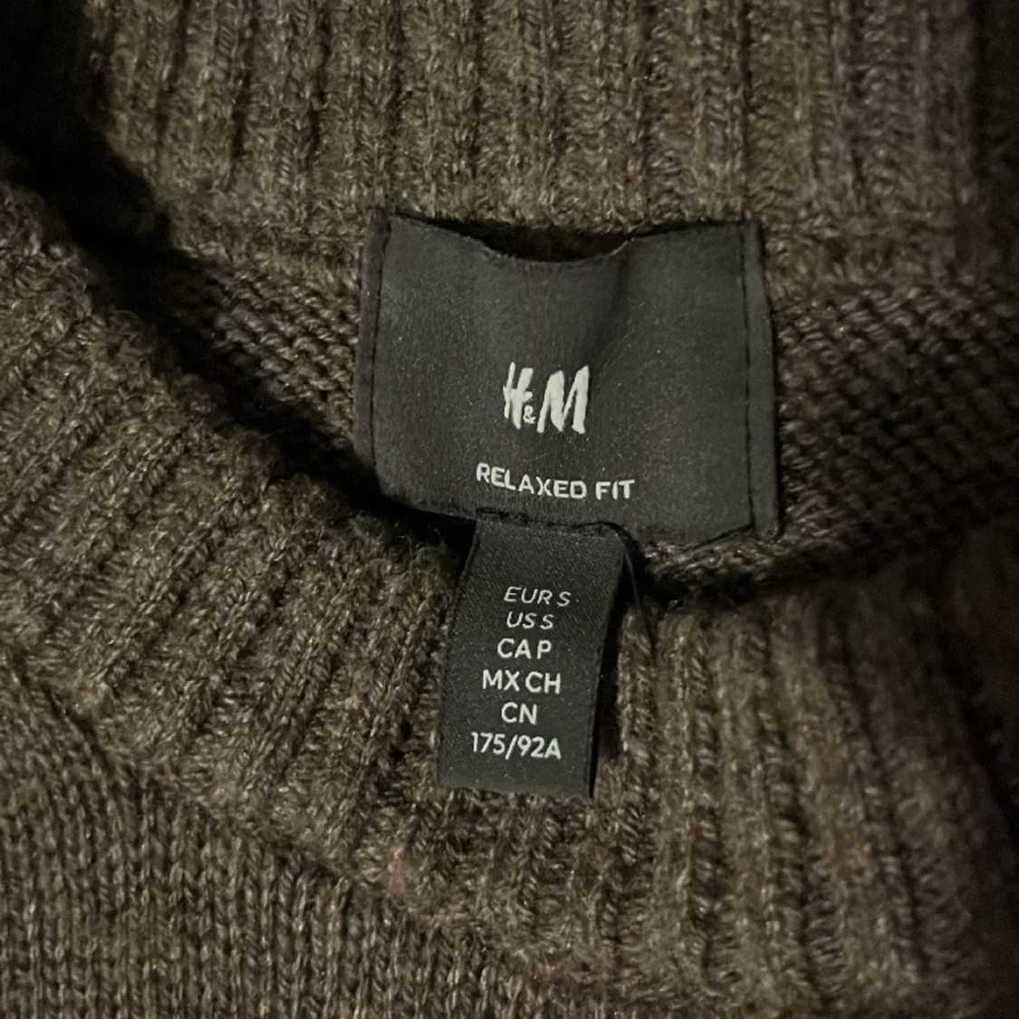 Brun stickad tröja - 90