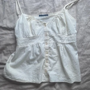 Brandy Melville topp - Jättegullig topp från brandy Melville. Säljer då den är för liten för mig. 