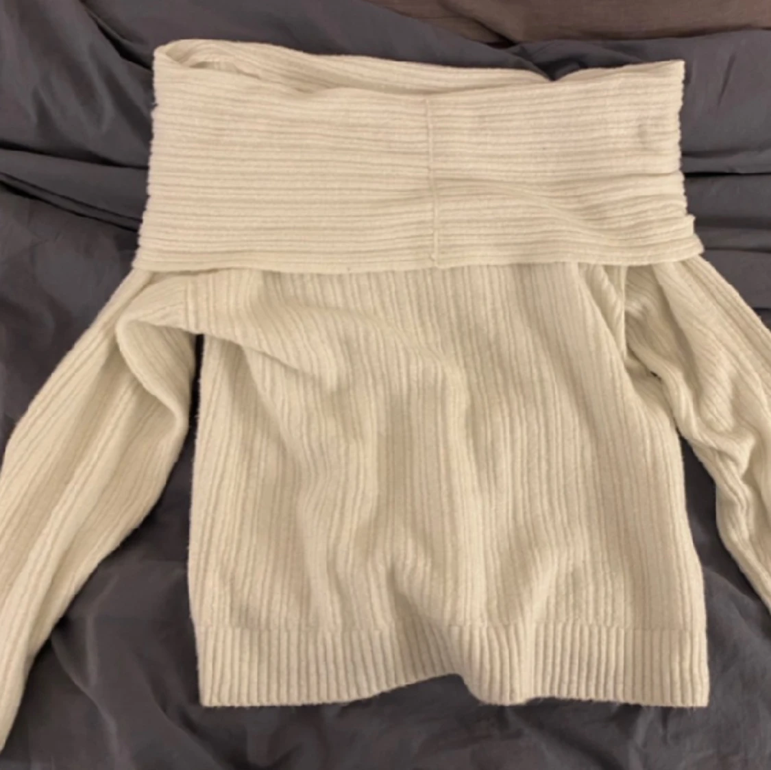 Off shoulder tröja  - 90