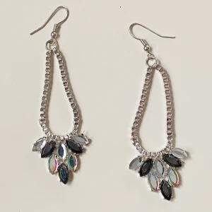 Örhängen  - Fina örhängen med rhinestones 