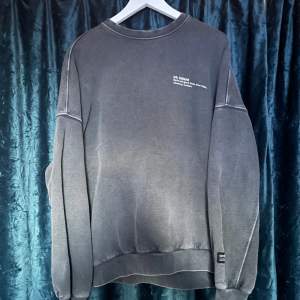 Vintage tröja | Distressed | Färg Stentvättad grå 🩶 | Strl S/M | Inga defekter | Fler bilder i pm |