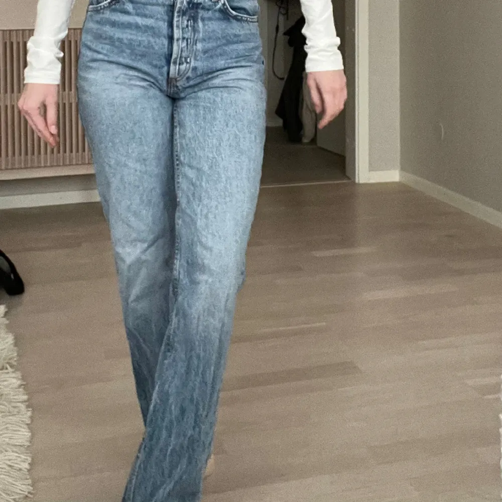 Snygga jeans från zara. Jeans & Byxor.