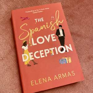 Säljer boken The spanish love deception av Elena Armas. 75 kronor.