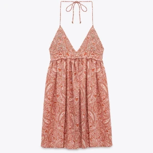 Zara klänning  - Helt slutsåld klänning från zara❤️använd knappt 2 gånger 