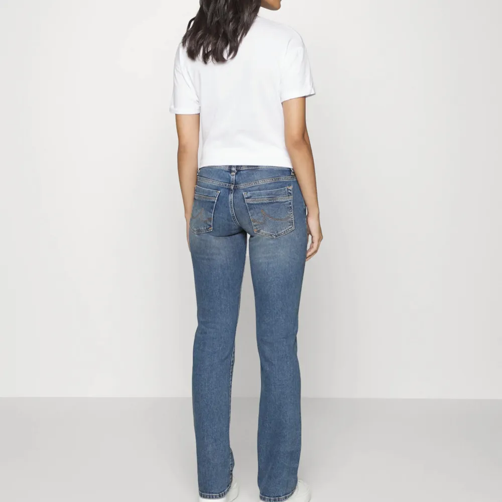 Så snygga lågmidjade bootcut jeans från Lbt💗 Köparen står för frakten. Jeans & Byxor.