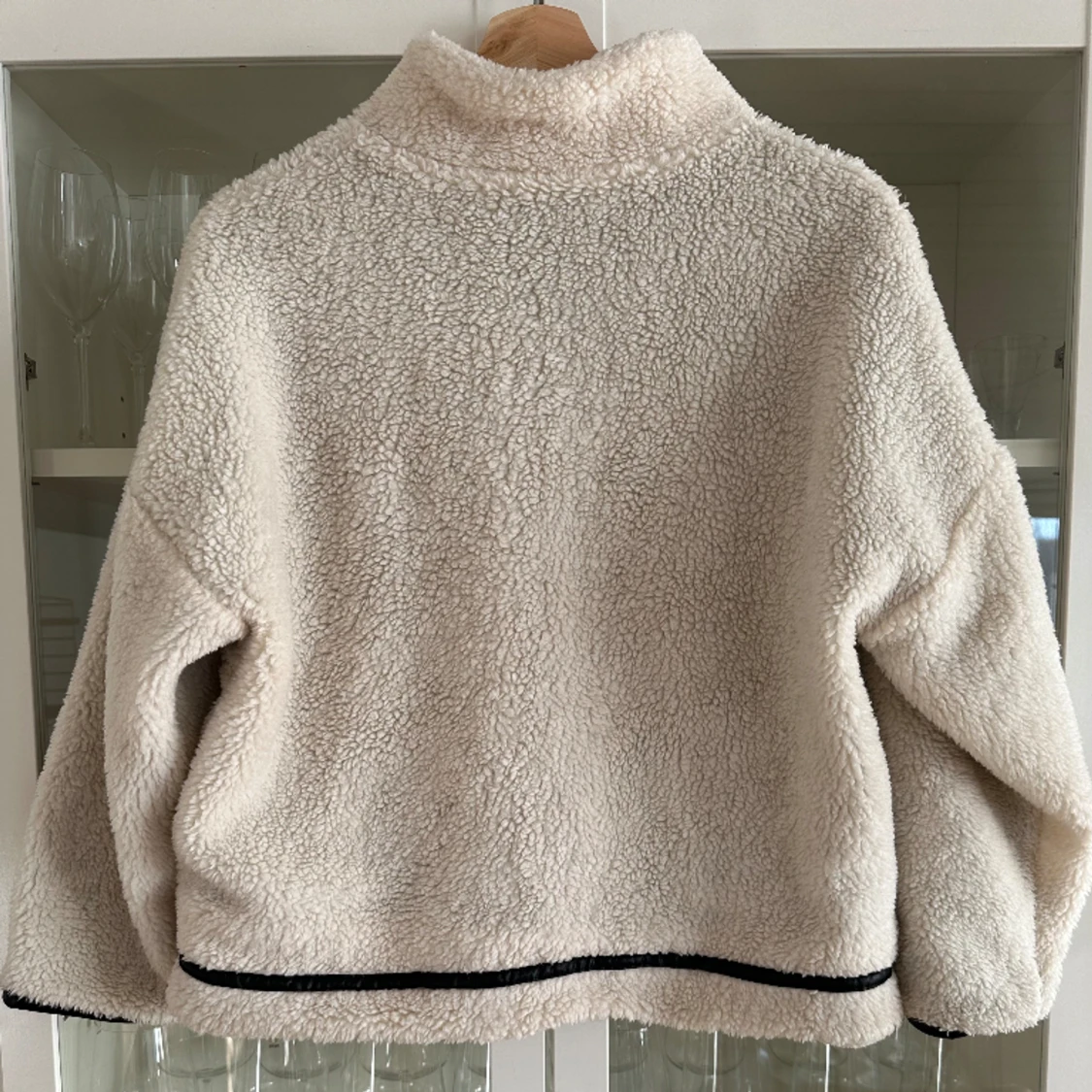 Teddyjacka med detaljer - 90