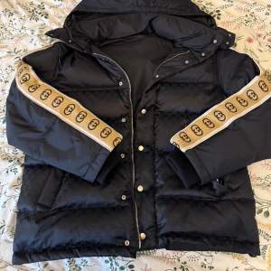 Gucci jacket size M, worn a few times, 2200 sek