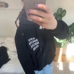 Anti social club hoodie - Supercool hoodie från anti social club💫
