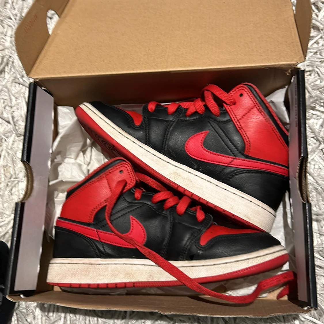Jordan 1 mid