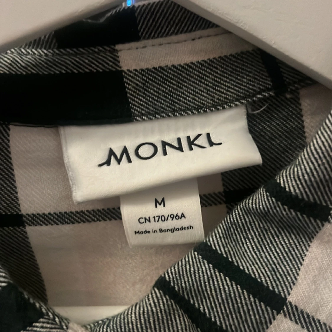 Rutig skjorta.  - 90