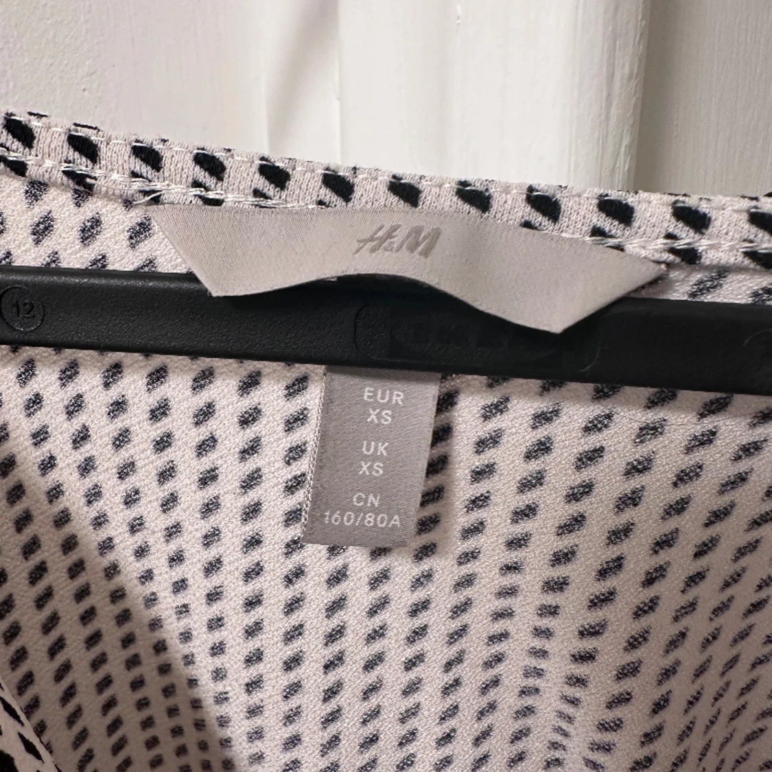 Prickig klänning  - 91