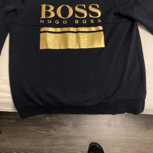 Äkta Hugo boss ny - Storlek M ny skick  Köpt för 1999kr  Mitt pris 430kr