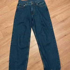 Sweet sktbs - Säljer dessa åt min vän då han har bytt stil o vill bli av med de, bra skick! 7/10. Han är runt 176 o de sitter perfekt på han! 