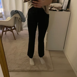 Kostymbyxor - Säljer dessa fina kostymbyxor som tyvärr har blivit för korta. Jag är 182, dem skulle sitta bra i längden för någon som är ca 170