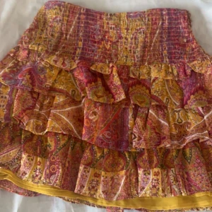 Zara kjol - Kjol från Zara. Nyskick, använd en gång.