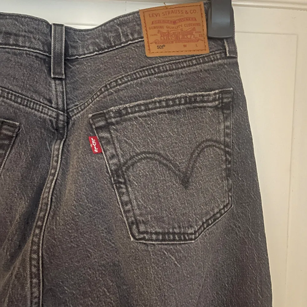 Använda cirka 1-2ggr max  I nyskick, Köpts förra året för 1.099  Säljes för: 500kr. Jeans & Byxor.