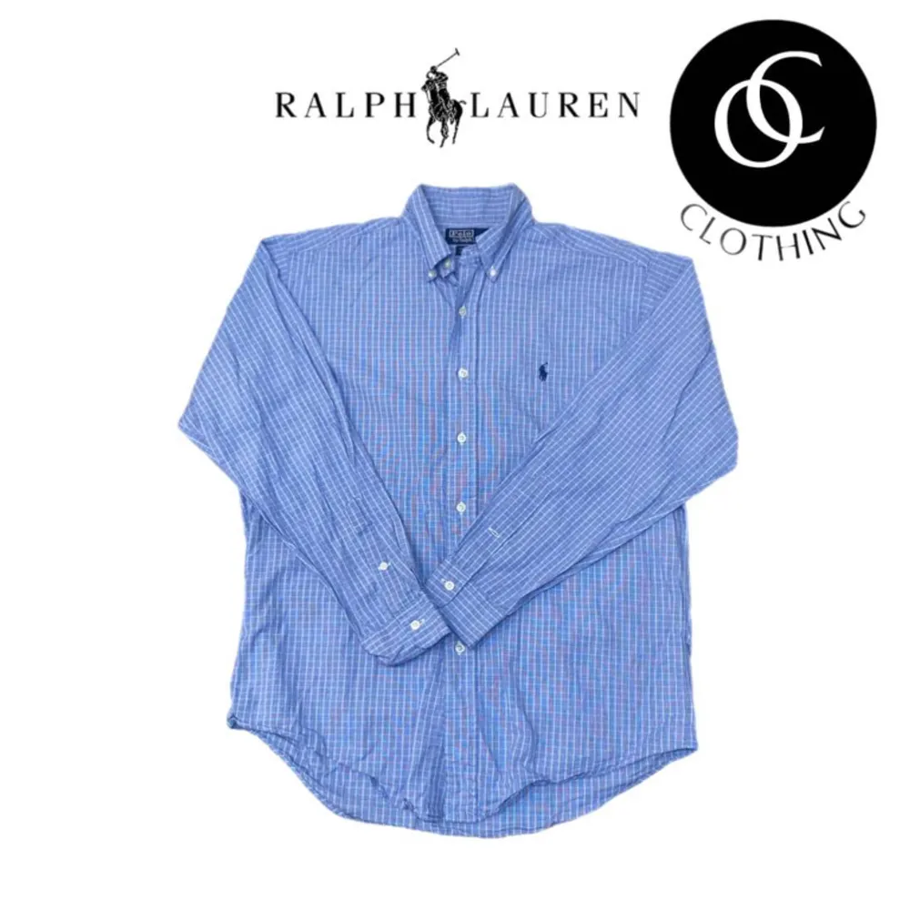 Säljer en riktigt snygg Ralph Lauren skjorta i skick,8/10, storlek 15 motsvarar M/L. Modellen på bilden är 183cm lång.. Skjortor.
