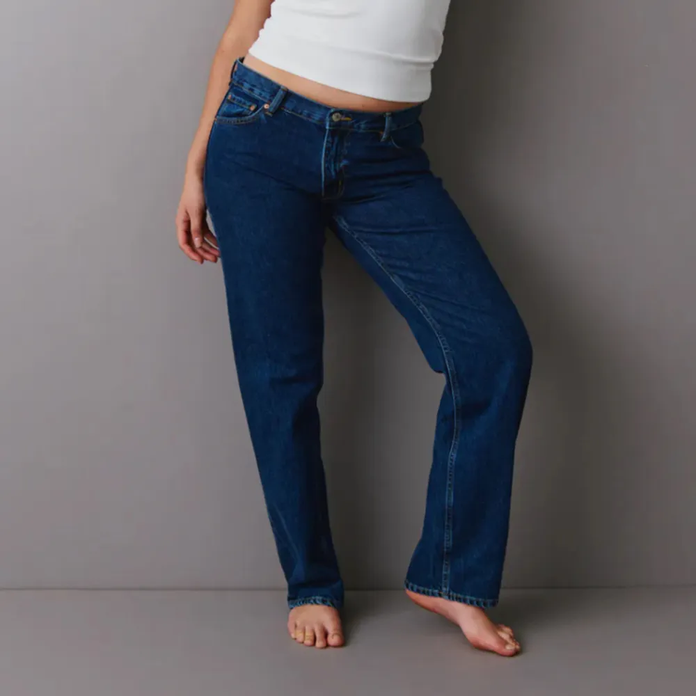 Jättefina lågmidjade raka jeans från Gina tricot. Nypris 500kr. Jeans & Byxor.