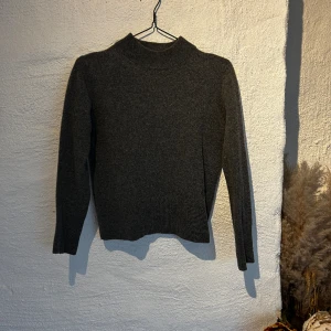 G-STAR tröja  - Snygg stickad G-STAR tröja i grå som är använd få gånger! Pris går att diskutera❤️