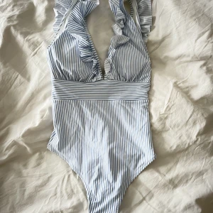 Baddräkt  - Aldrig använd !