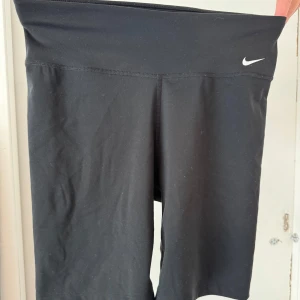 träningsshorts - nike träningsshorts från Nike, oanvänd💗