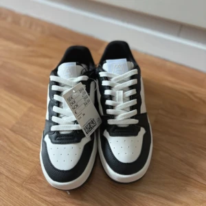 Skor  - Fint sick oanvända  orginalpris 399 kr 