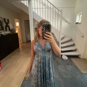 Klänning - Super fin klänning från Italien kommer tyvär intr till användning 