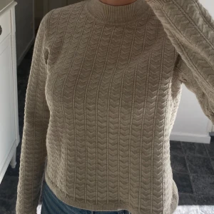 Tröja  - Jättefin tröja från Lindex. Den är i storlek M men passar XS också! Skriv för fler bilder💗